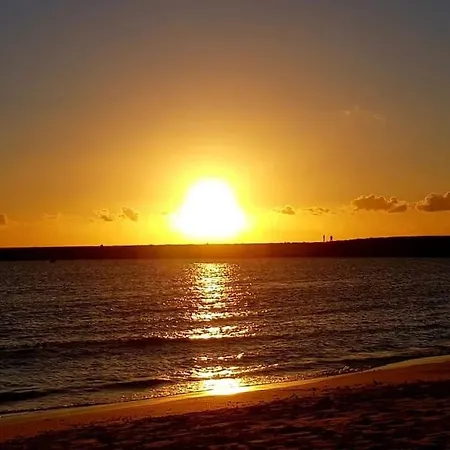 Playa Paraiso Modern - Free Wi-fi アパート アデヘ